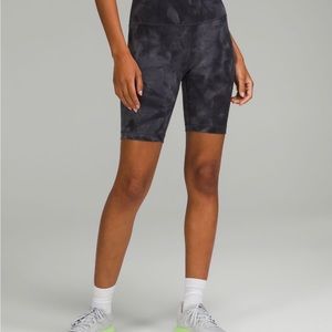 Wunder Train High-Rise Short “8